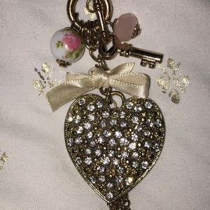 ‼️lowest priceGold Heart rhinestone charm necklace